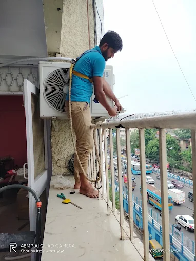 Outdoor AC unit repair and installation in Kolkata